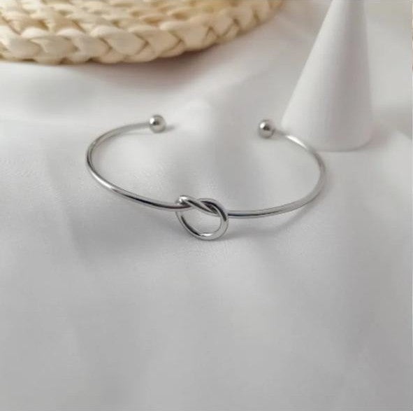Brazalete nudo geométrico