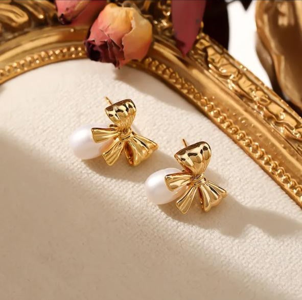 Arete Perla con moño
