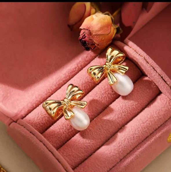Arete Perla con moño