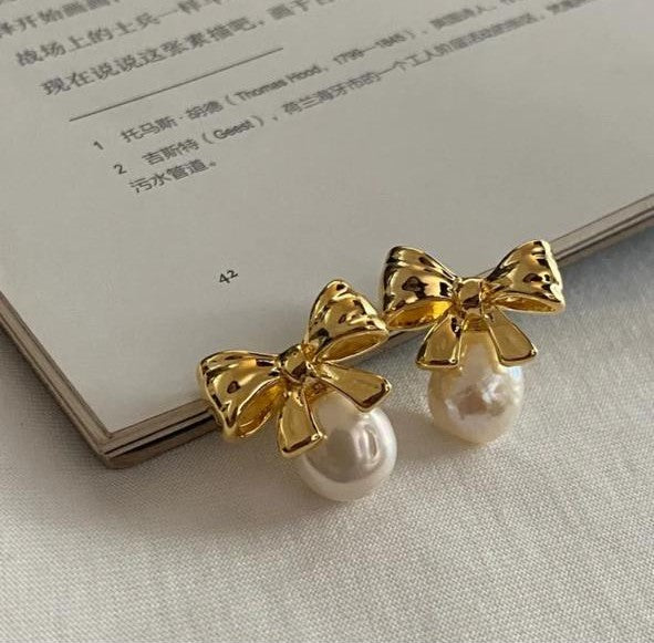Arete Perla con moño