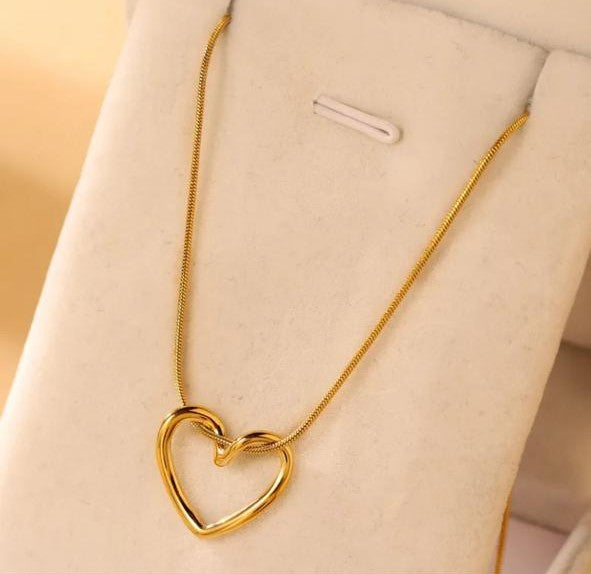 Collar simple corazón