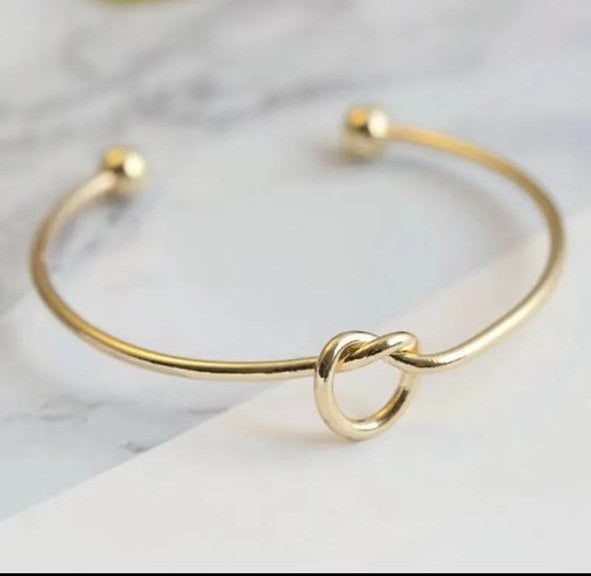 Brazalete nudo geométrico